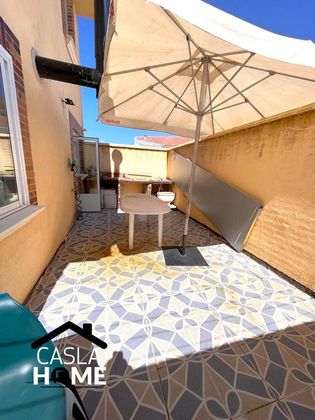 Foto 1 de Venta de casa adosada en Villa del Prado de 4 habitaciones con terraza y aire acondicionado