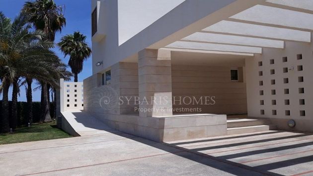 Foto 2 de Venta de casa en Les Rotes/Las Rotas de 4 habitaciones con terraza y piscina