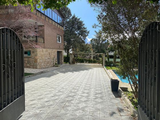 Foto 2 de Alquiler de chalet en El Olivar de Mirabal de 7 habitaciones con terraza y piscina