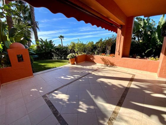 Foto 1 de Venta de casa en calle Santillana del Mar de 3 habitaciones con terraza y piscina
