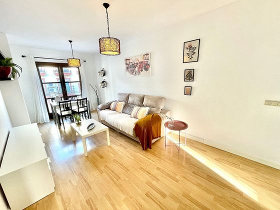 Foto 2 de Piso en alquiler en calle Vázquez Claver de 2 habitaciones con garaje y muebles