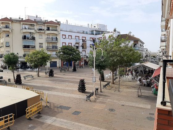 Foto 1 de Pis en venda a calle Dos Plazas de 4 habitacions amb terrassa i balcó