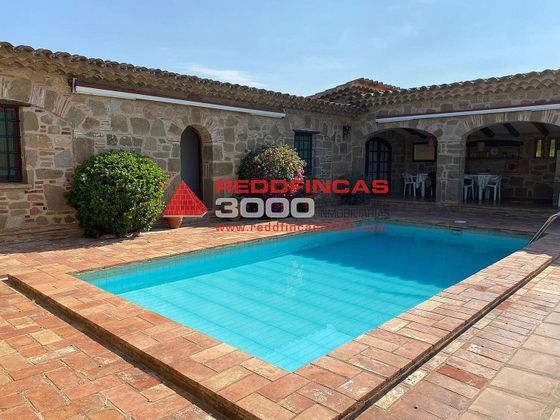 Foto 2 de Casa rural en venda a Castell d'Aro de 5 habitacions amb terrassa i piscina