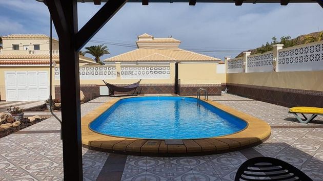 Foto 1 de Xalet en venda a calle Golondrina de 4 habitacions amb terrassa i piscina