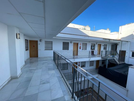 Foto 2 de Pis en venda a Algaba (La) de 2 habitacions amb terrassa i garatge