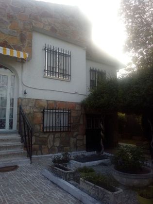 Foto 2 de Chalet en venta en Uceda de 4 habitaciones con terraza y piscina