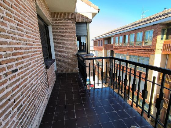 Foto 1 de Pis en venda a calle Oriente de 4 habitacions amb terrassa i balcó