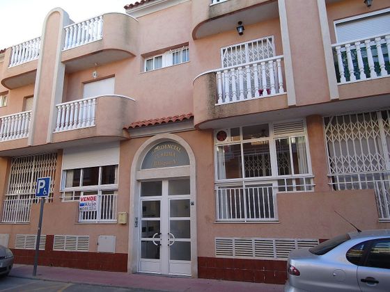 Foto 1 de Piso en venta en calle Juan Ramón Jiménez de 2 habitaciones con balcón y aire acondicionado