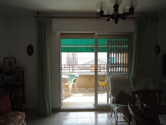Foto 2 de Casa adosada en venta en Centro - Alcazares, Los de 3 habitaciones con garaje y balcón
