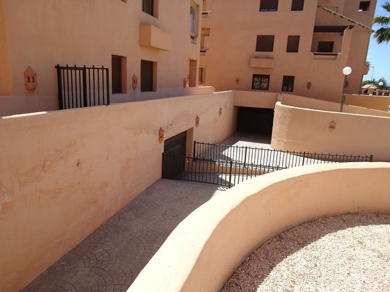 Foto 2 de Venta de piso en calle Infanta Cristina de 3 habitaciones con terraza y piscina