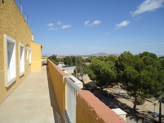Foto 1 de Ático en venta en Centro - Alcazares, Los de 3 habitaciones con terraza y jardín