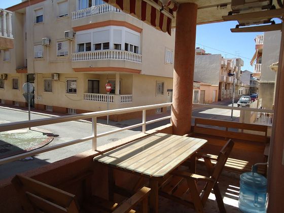 Foto 2 de Piso en venta en Centro - Alcazares, Los de 4 habitaciones con balcón y aire acondicionado