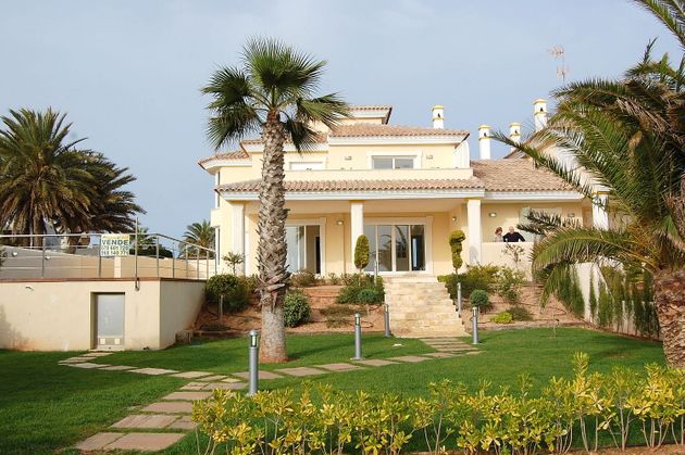 Foto 2 de Casa en venda a Playa de las Gaviotas-El Pedrucho de 4 habitacions amb terrassa i piscina
