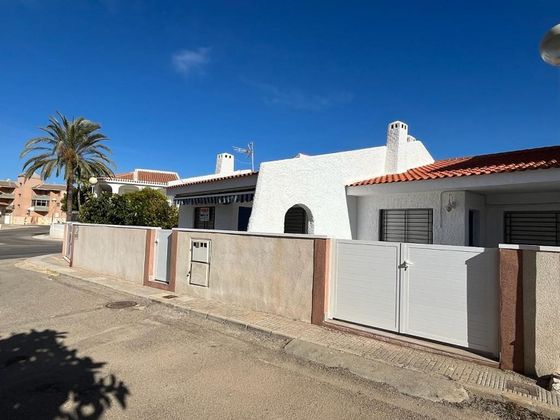 Foto 1 de Casa en venda a urbanización Aluse de 5 habitacions amb terrassa i jardí