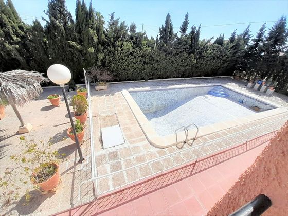 Foto 2 de Xalet en venda a Jacarilla de 4 habitacions amb terrassa i piscina