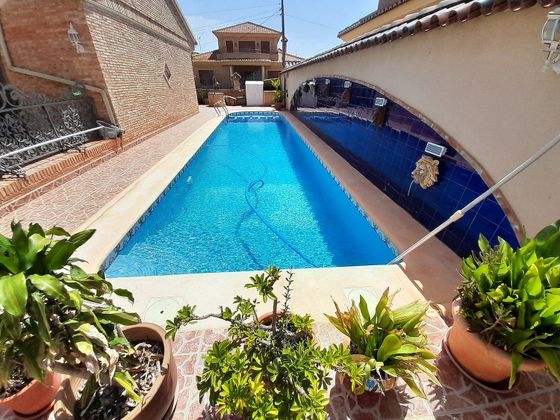 Foto 1 de Xalet en venda a Bigastro de 5 habitacions amb terrassa i piscina