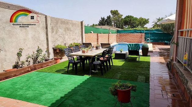 Foto 1 de Chalet en venta en Escalona de 4 habitaciones con terraza y piscina