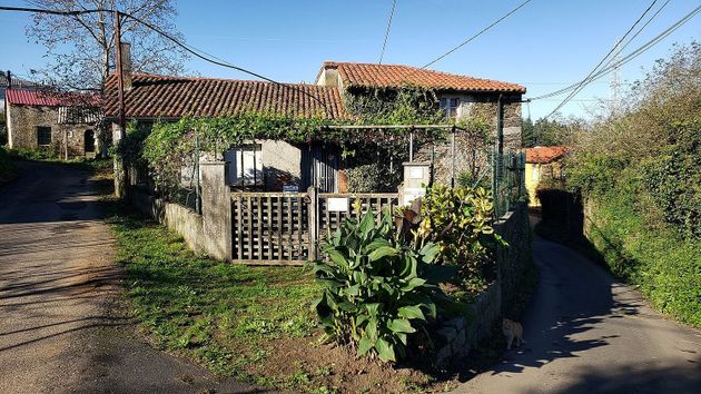 Foto 2 de Casa en venda a Coirós de 4 habitacions amb garatge i jardí