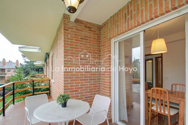 Foto 2 de Piso en venta en Hoyo de Manzanares de 2 habitaciones con terraza y piscina