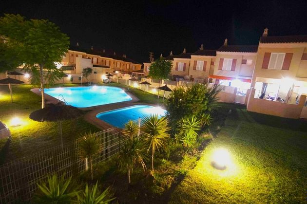 Foto 1 de Casa en venta en Isla Cristina ciudad de 2 habitaciones con terraza y piscina