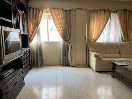 Foto 2 de Piso en venta en Lucena de 3 habitaciones con terraza y garaje