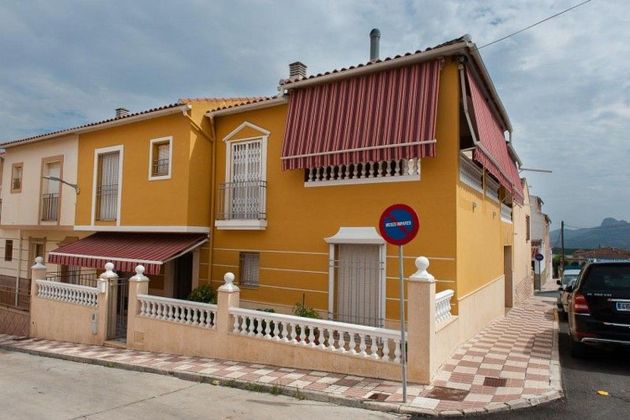 Foto 1 de Casa en venda a Encinas Reales de 6 habitacions amb terrassa i garatge
