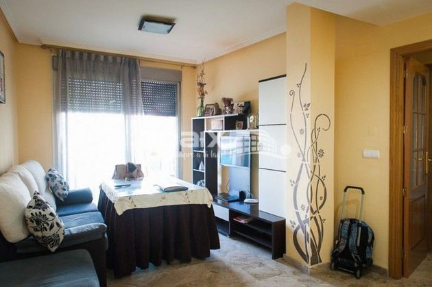 Foto 1 de Piso en venta en Lucena de 2 habitaciones con terraza y piscina