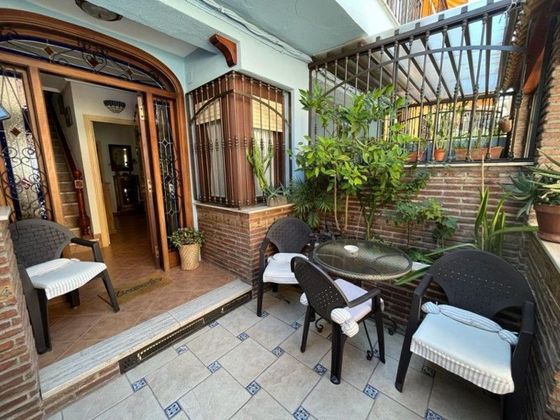 Foto 1 de Casa en venta en Lucena de 4 habitaciones con terraza y garaje