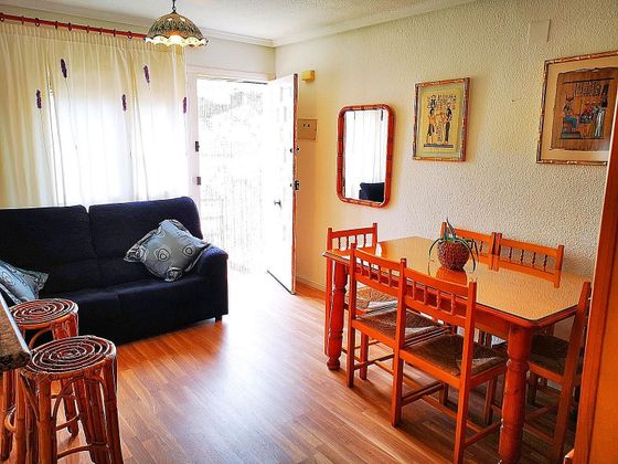Foto 2 de Casa adossada en venda a calle Tamarindos de 2 habitacions amb terrassa i aire acondicionat