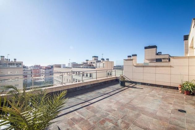 Foto 2 de Venta de ático en avenida D'alacant de 3 habitaciones con terraza y piscina