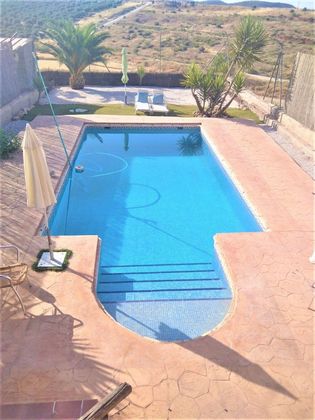 Foto 1 de Casa en venda a Illora de 4 habitacions amb terrassa i piscina