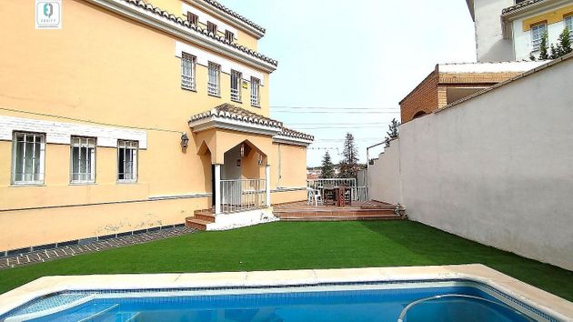 Foto 1 de Casa en venda a Peligros de 4 habitacions amb terrassa i piscina