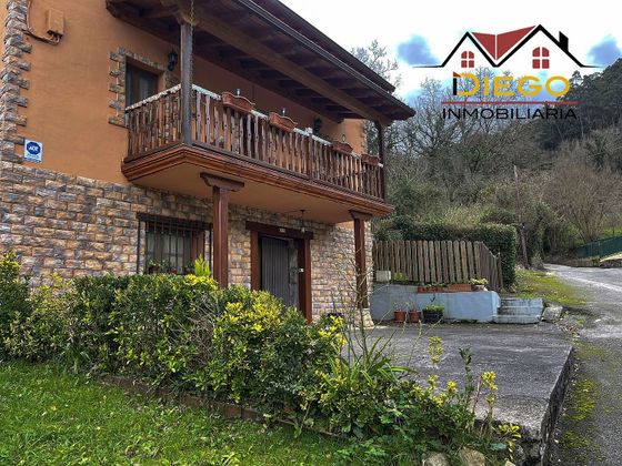 Foto 2 de Casa rural en venda a calle Diseminado Riancho de 5 habitacions amb terrassa i jardí