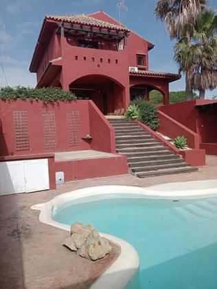 Foto 1 de Xalet en venda a calle Novo Sancti Petri de 4 habitacions amb terrassa i piscina