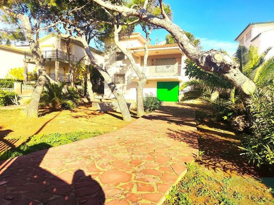 Foto 2 de Xalet en venda a Zona Playa de la Concha de 5 habitacions amb terrassa i garatge