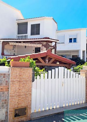 Foto 1 de Venta de casa adosada en Benicasim Golf de 3 habitaciones con terraza y balcón