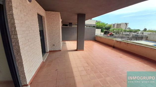 Foto 1 de Venta de piso en Torreblanca de 2 habitaciones con terraza y piscina