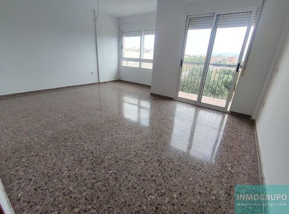 Foto 1 de Venta de piso en Torreblanca de 3 habitaciones con terraza y garaje