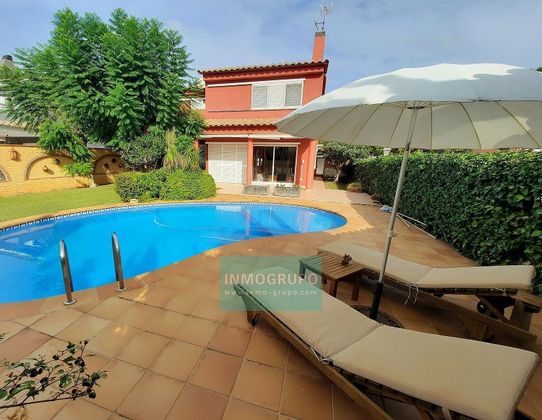 Foto 2 de Xalet en venda a Curva - Heliópolis de 4 habitacions amb terrassa i piscina