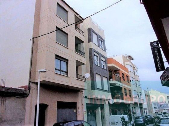 Foto 2 de Pis en venda a Zona Centro de 2 habitacions amb balcó