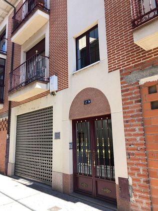 Foto 1 de Venta de dúplex en calle De Ávila de 3 habitaciones con garaje y balcón
