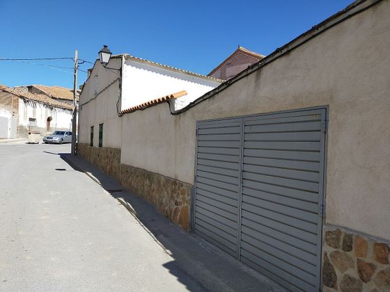 Foto 1 de Casa rural en venda a plaza Constitucion de 4 habitacions amb garatge