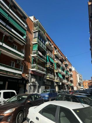 Foto 1 de Piso en venta en Moscardó de 3 habitaciones con terraza