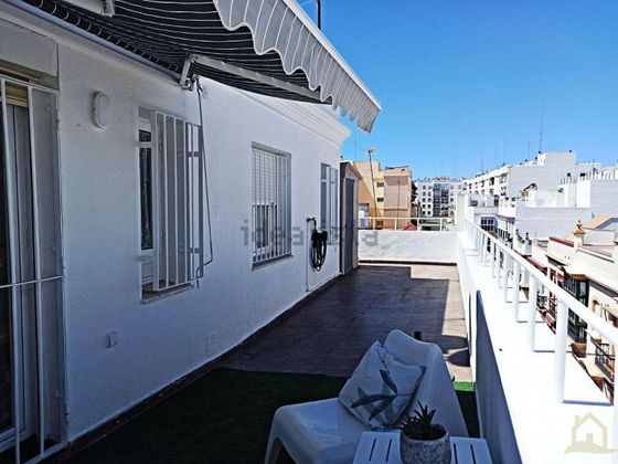 Foto 2 de Àtic en venda a Centro Ciudad de 1 habitació amb terrassa i aire acondicionat