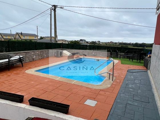 Foto 2 de Casa en venda a Barreiros de 5 habitacions amb terrassa i piscina