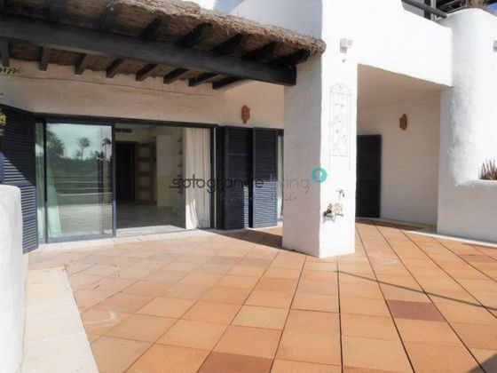 Foto 2 de Pis en venda a Puerto de Sotogrande-La Marina de 4 habitacions amb terrassa i piscina