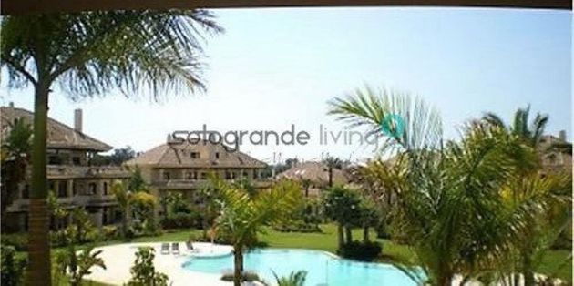 Foto 2 de Pis en venda a Puerto de Sotogrande-La Marina de 4 habitacions amb terrassa i piscina
