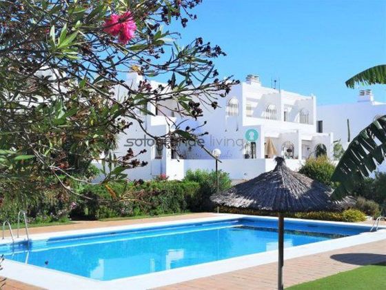 Foto 2 de Pis en venda a Puerto de Sotogrande-La Marina de 1 habitació amb terrassa i piscina