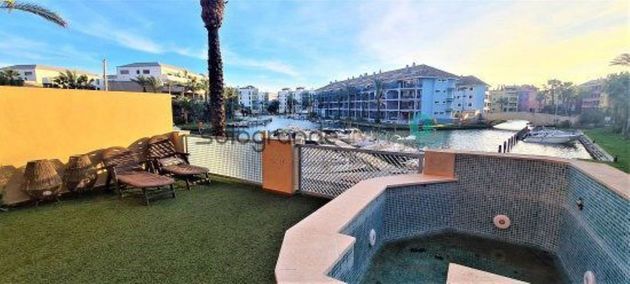 Foto 1 de Pis en venda a Puerto de Sotogrande-La Marina de 2 habitacions amb terrassa i garatge