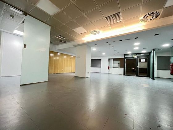 Foto 2 de Alquiler de local en Pinar del Rey de 159 m²